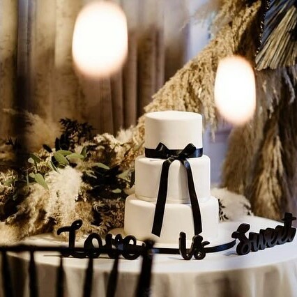 Winter Wedding Cake